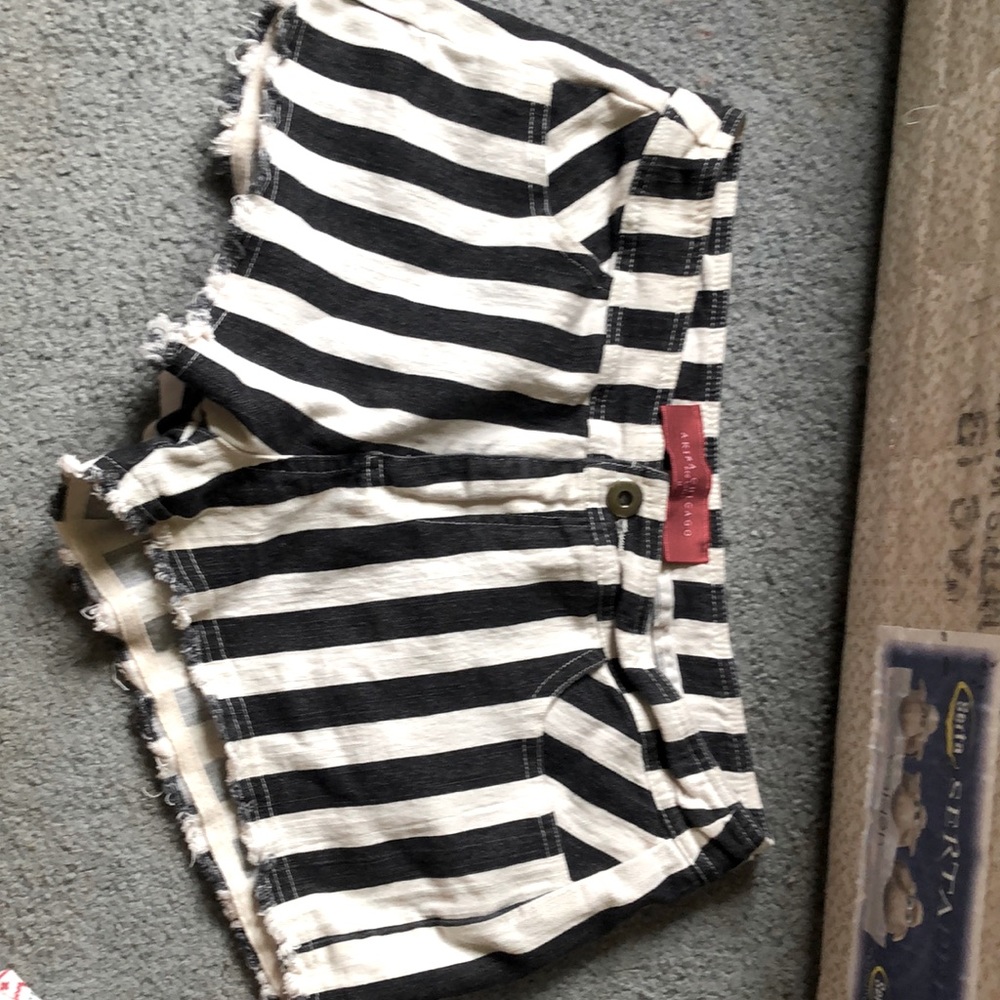 I’m selling a single pair of shorts